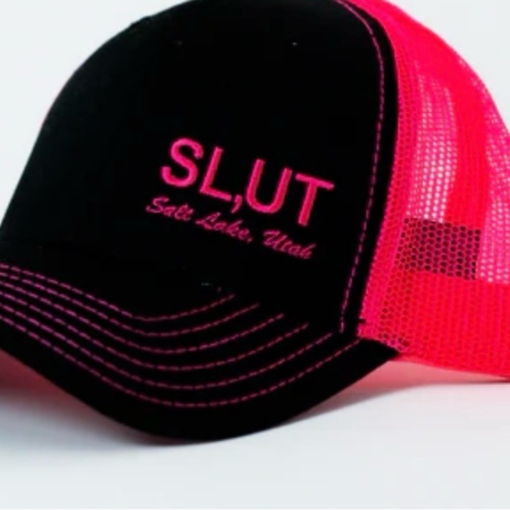 SL,UT SNAP BACK TRUCKERS HAT-O/S Fits most